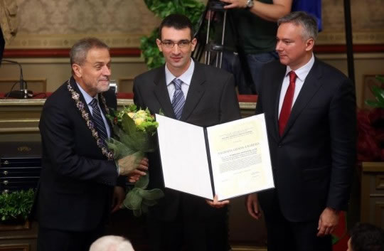 Tomislav Domazet Lošo prima nagradu Grada Zagreba